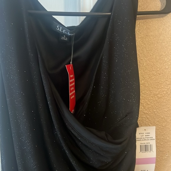 Dress - Picture 2 of 7